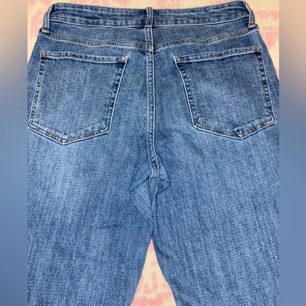 Old Navy High Rise OG Straight-Leg Jeans in Medium Blue Wash Women’s 12